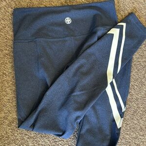 HIGH-RISE COMPRESSION MÉLANGE SIDE-POCKET CHEVRON LEGGING